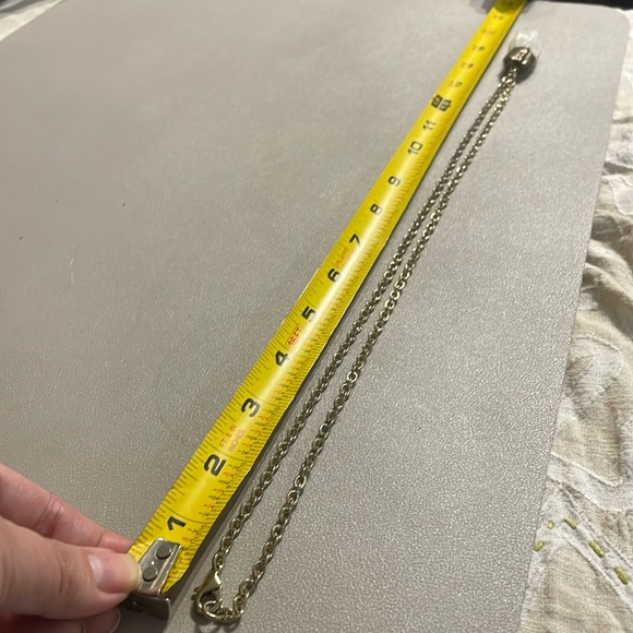 White natural stone pendant necklace - Picture 14 of 16